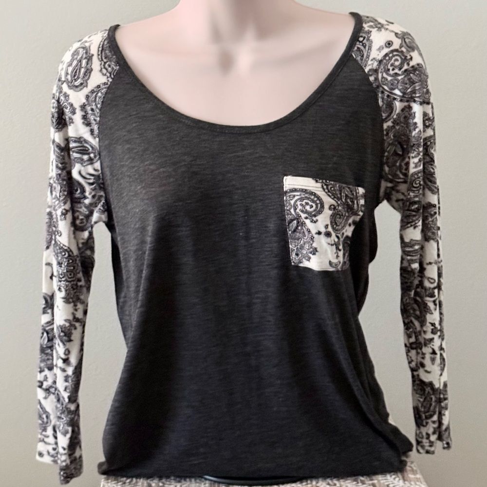 Grey White Lightweight Top M Size